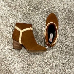 Blondo ankle boots size 8.5